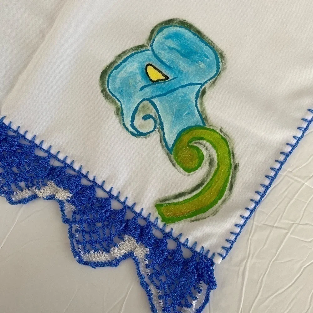 Hand embroidery 🪡 🧵 to wrap tortillas